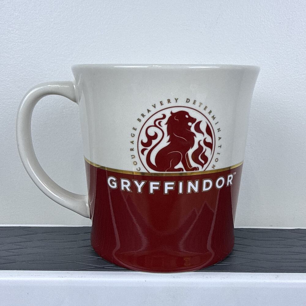 Harry Potter Warner Bros. GRYFFINDOR Large Coffee Cup Mug Wizarding World 4.25”
